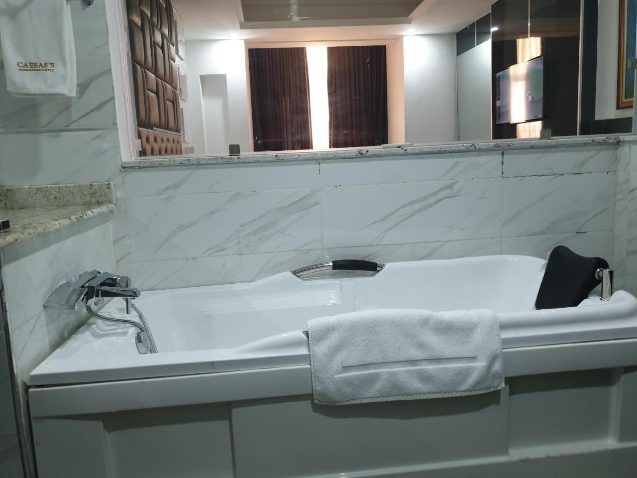 Caesar'S Luxury Hotel Lekki Exterior photo